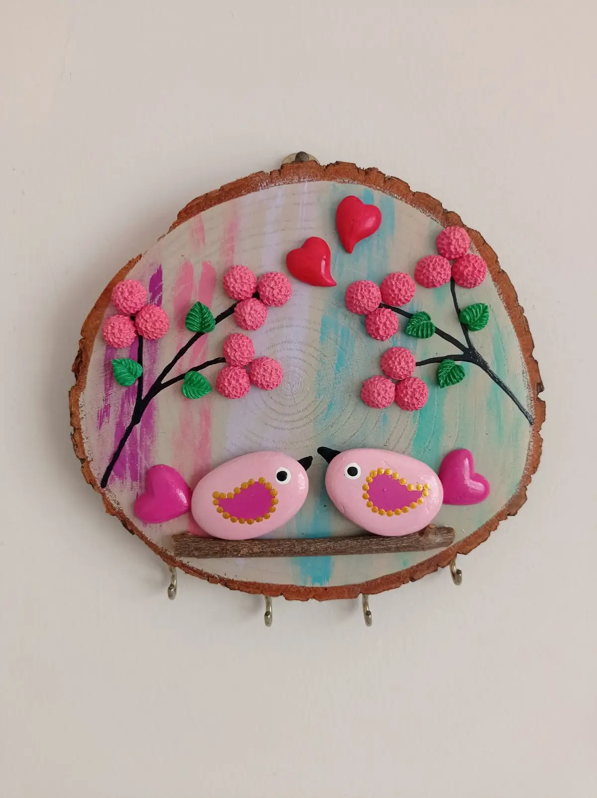 تابلو و دیوارکوب خوشگل با سنگ های نقاشی شده