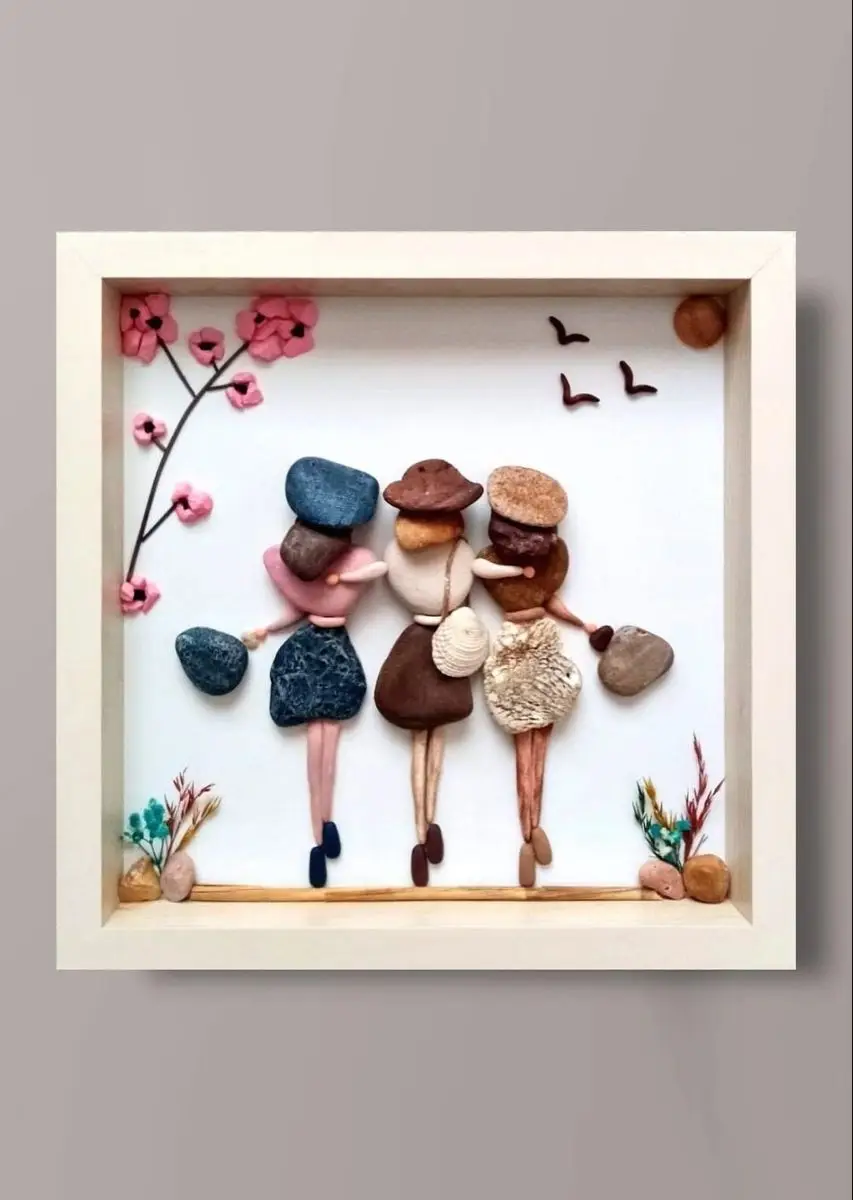 تابلو و دیوارکوب خوشگل با سنگ های نقاشی شده