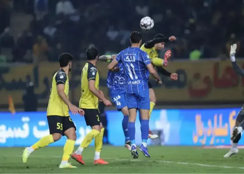 واکنش دفاعی حیرت‌انگیز آریا یوسفی، سد محکم مقابل حملات پرسپولیس!