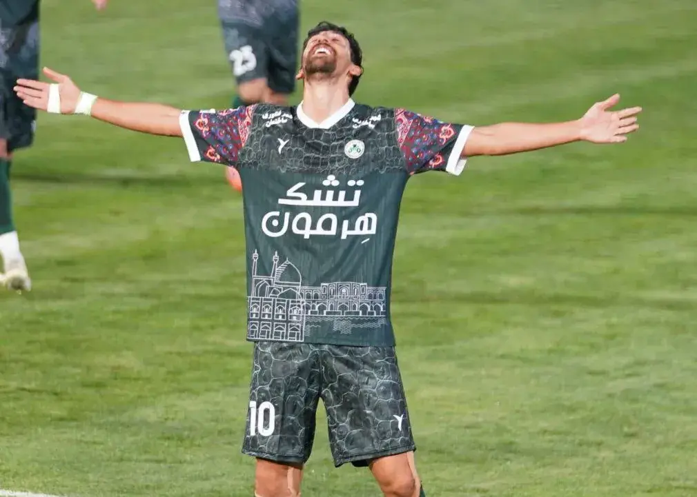 مهاجم سابق استقلال در آستانه بازگشت به ذوب‌آهن