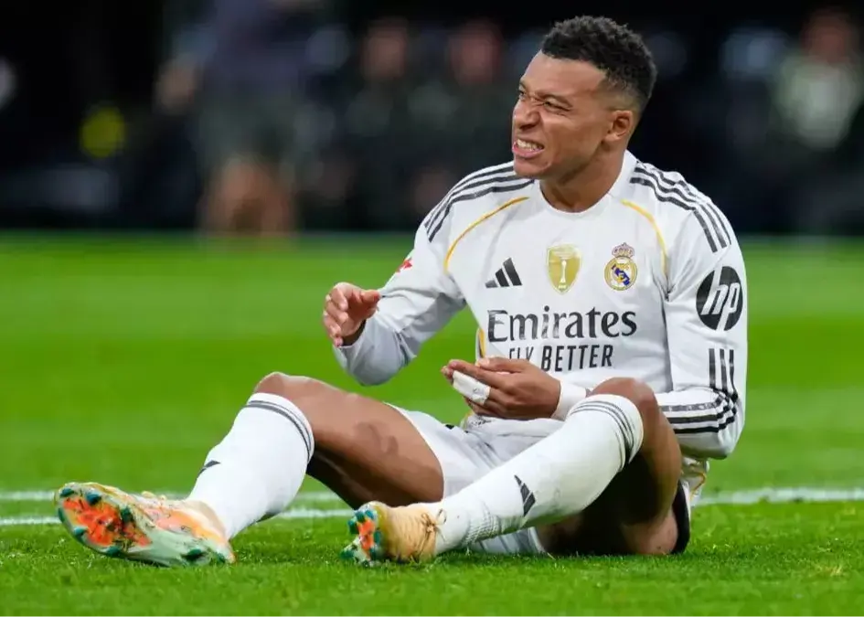 جنون امباپه برای رسیدن به رونالدو مصدومش کرد!