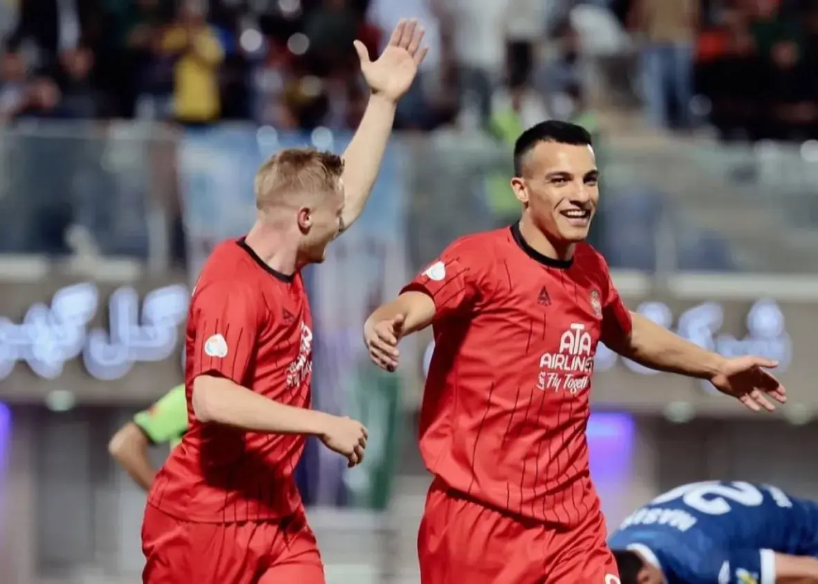 انحصار هت‌تریک در دست تراکتوری‌ها