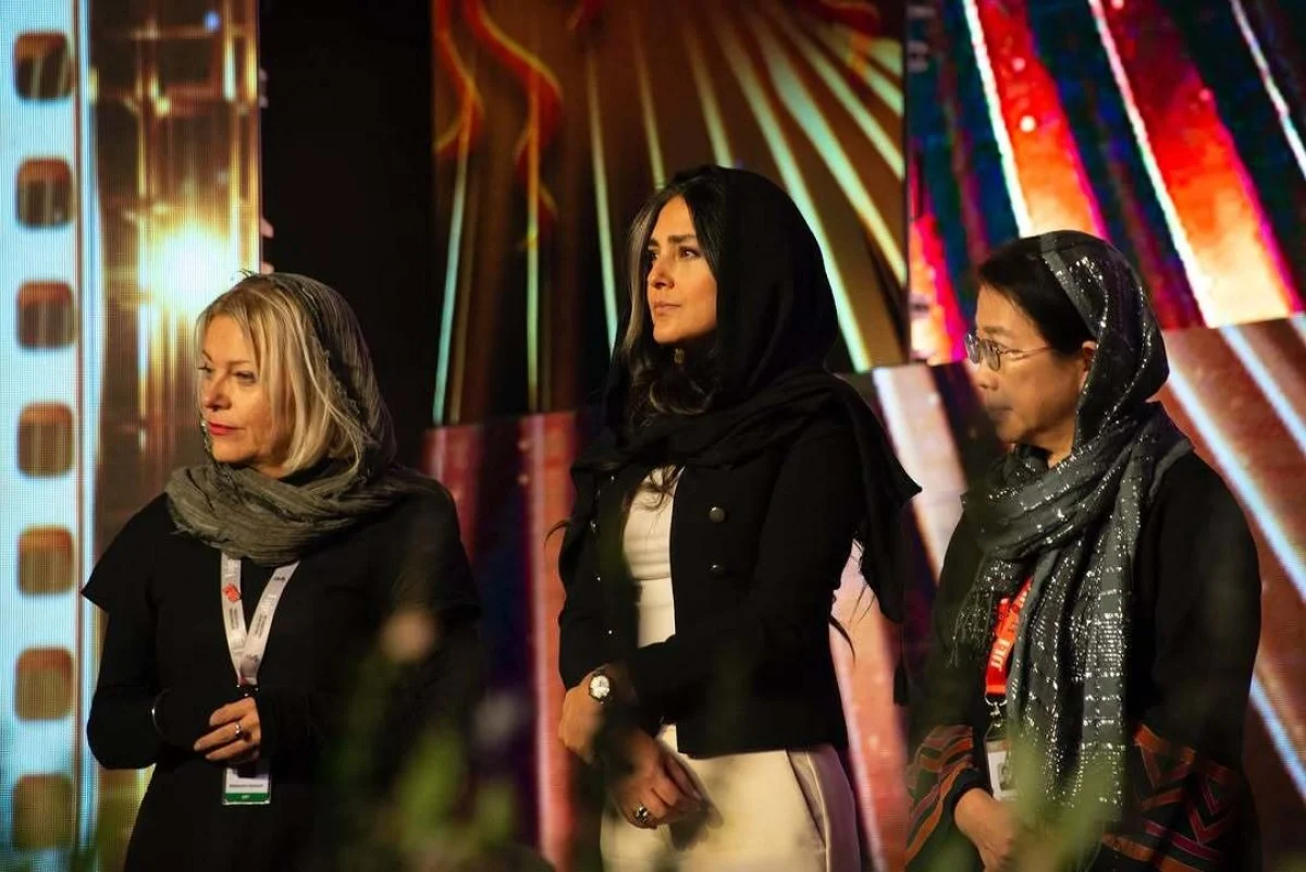 انتخاب شیک هدی زین‌العابدین در اختتامیه جشنواره جهانی فیلم فجر